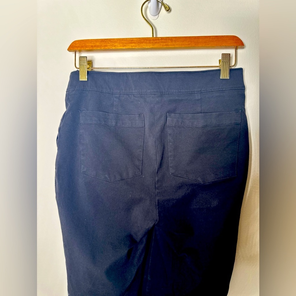 Spanx On-The-Go Kick Flare pant Size Medium - Picture 5 of 7